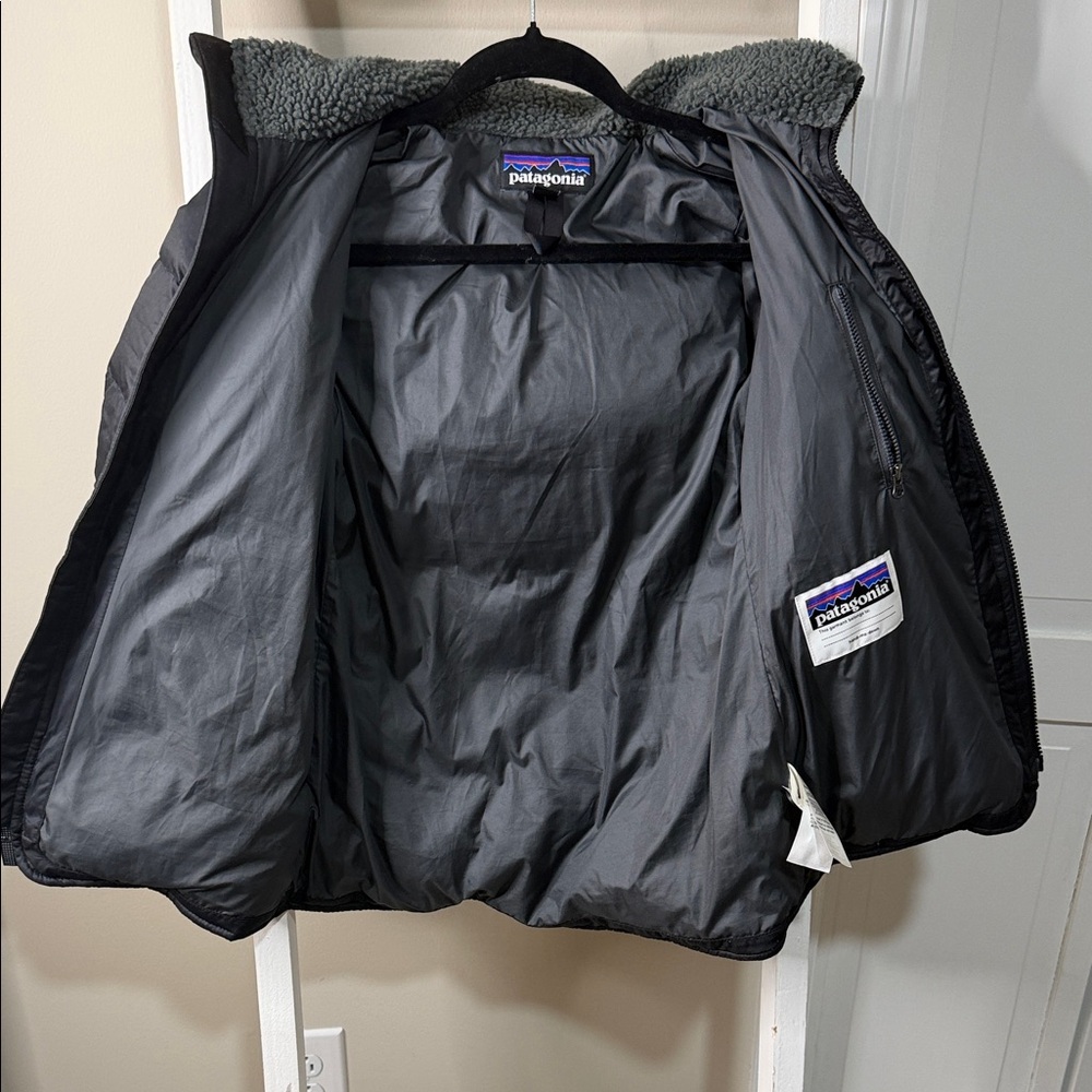Patagonia Kids Black Puffer Jacket - Picture 9 of 10